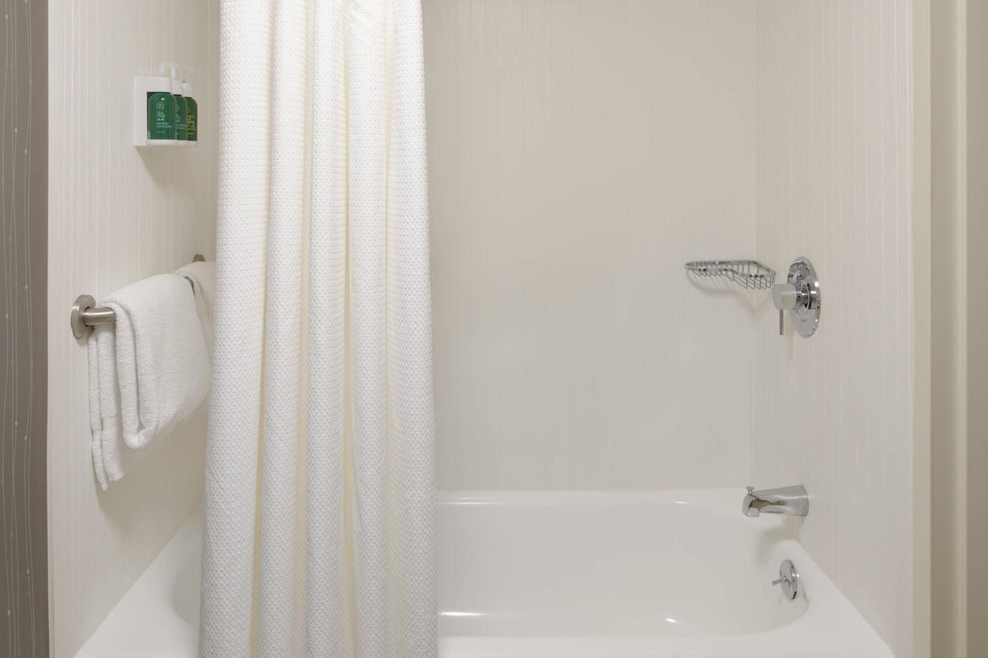 Courtyard By Marriott Hotel 3*