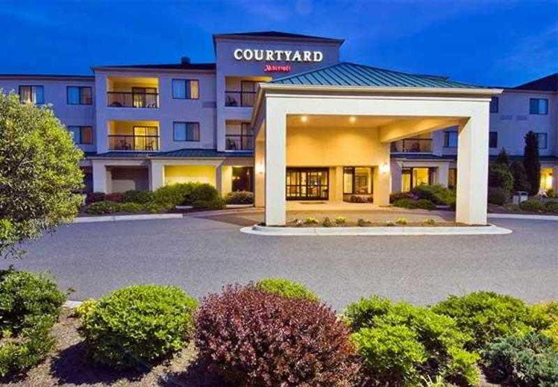 Courtyard By Marriott